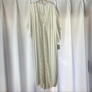 Eileen West 2 Piece White Lace Romantic Gown/Robe Set